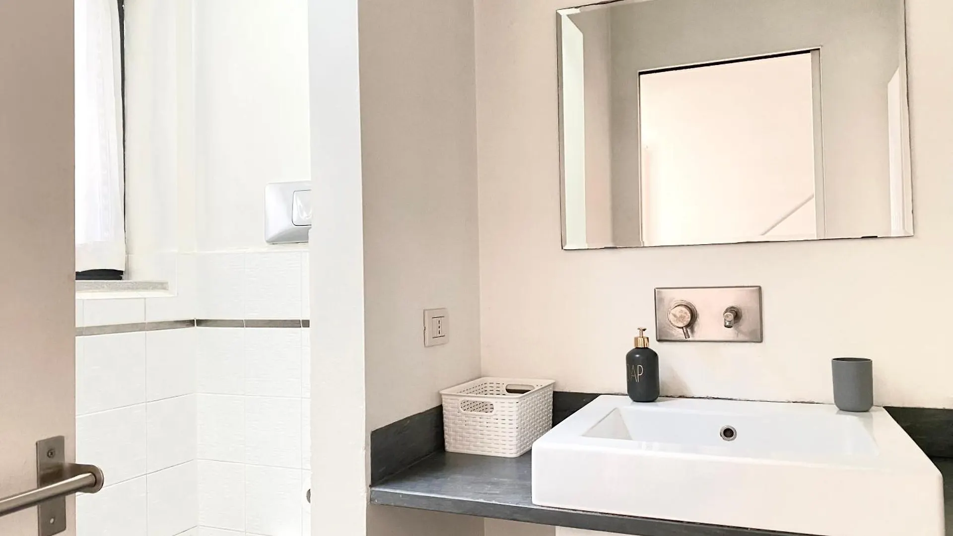Sant Ambrogio Courtyard Room In Shared Flat Milan 0*,  Italy