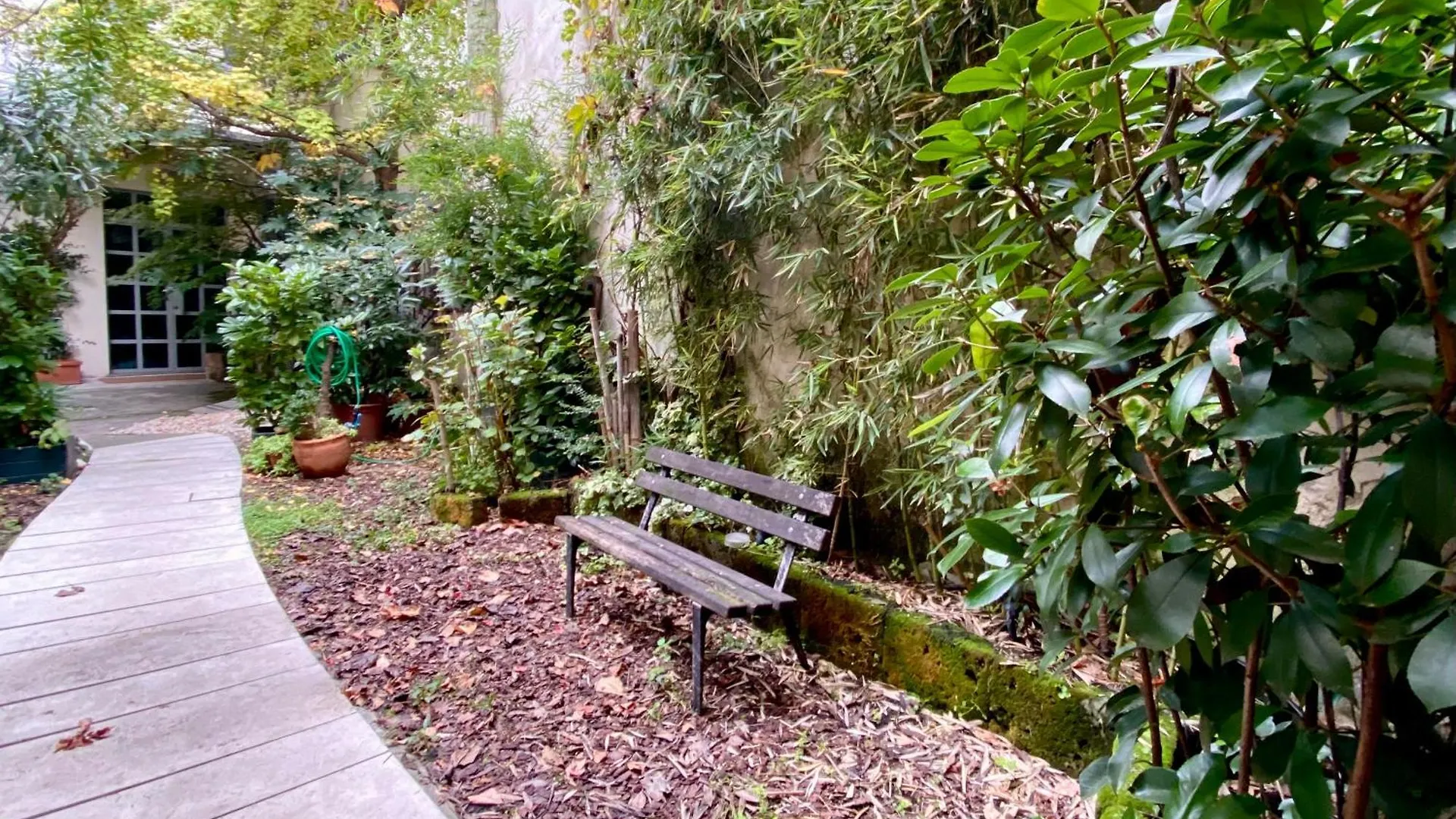 Homestay Sant Ambrogio Courtyard Room In Shared Flat Milan