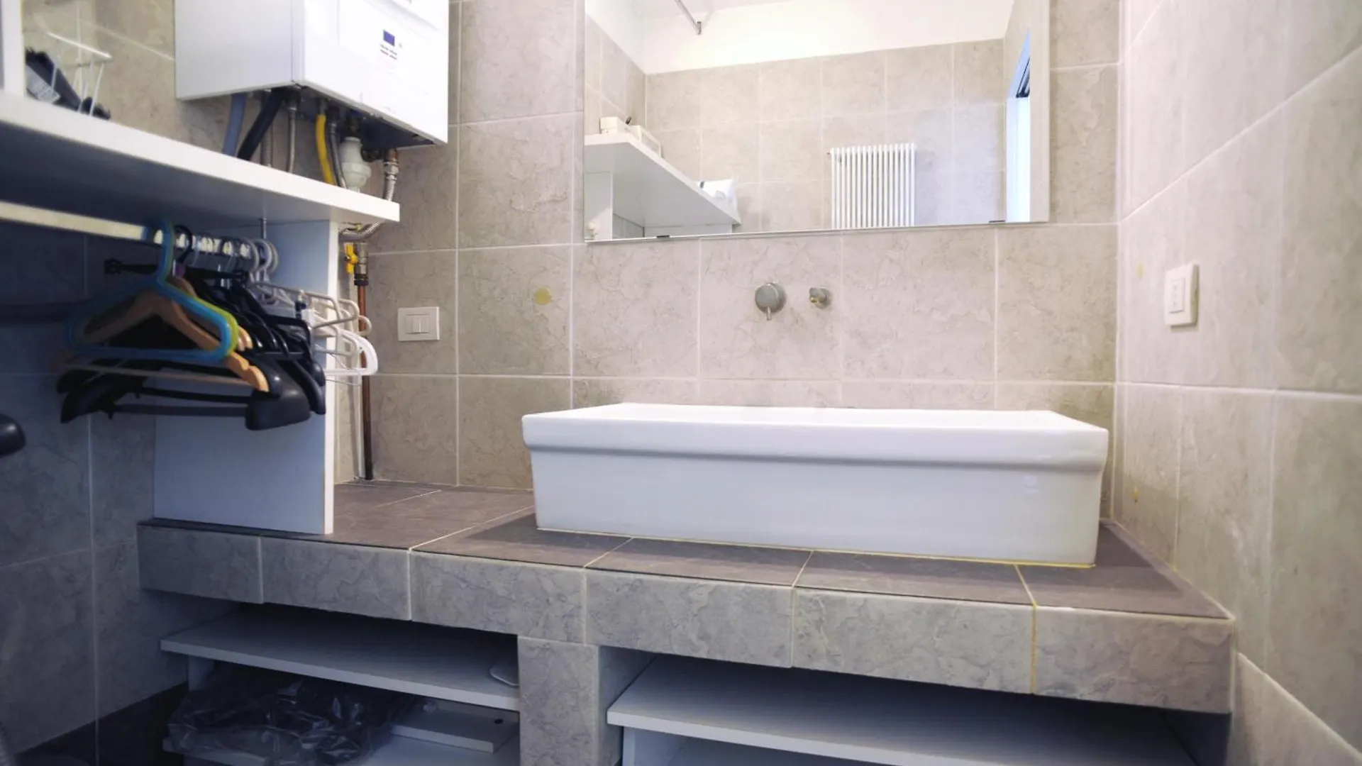 Sant Ambrogio Courtyard Room In Shared Flat Milan Homestay