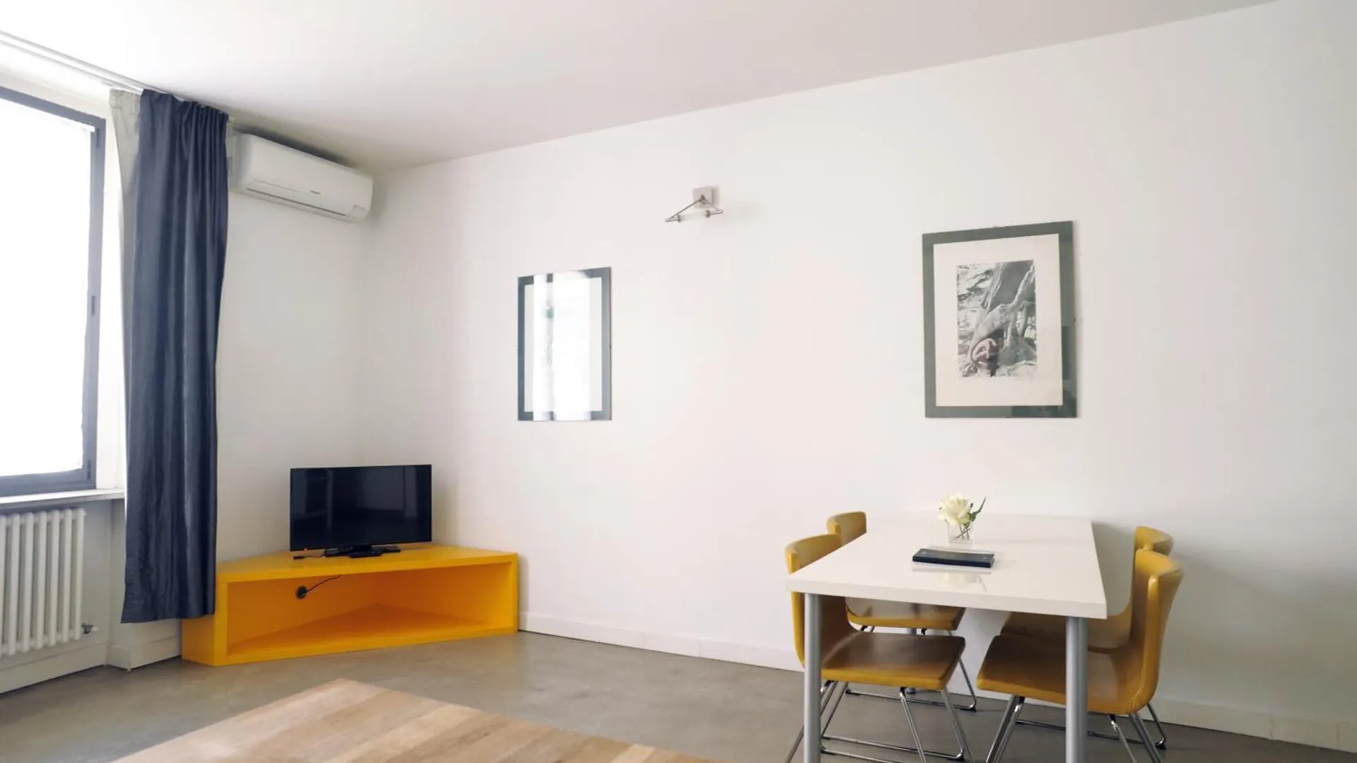 Sant Ambrogio Courtyard Room In Shared Flat Milan 0*,  Italy