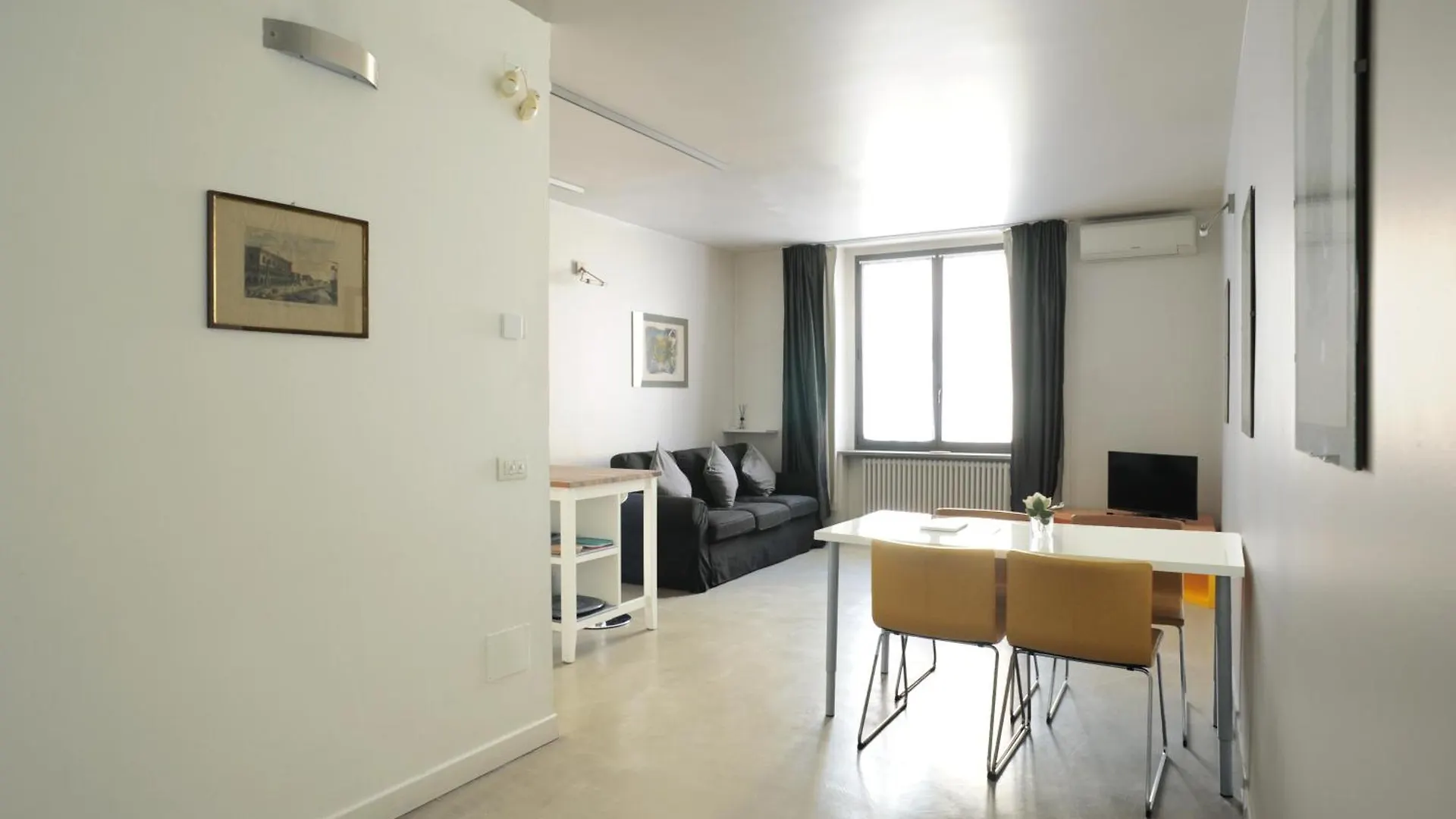 Sant Ambrogio Courtyard Room In Shared Flat Milan Homestay