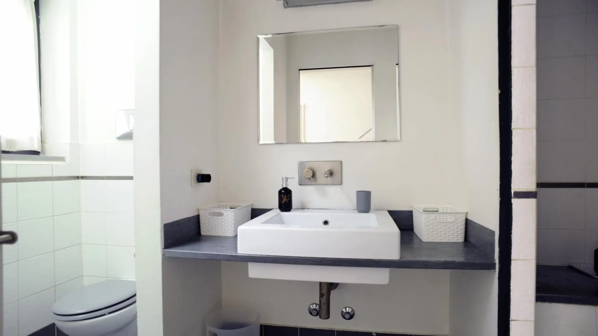 Homestay Sant Ambrogio Courtyard Room In Shared Flat Milan
