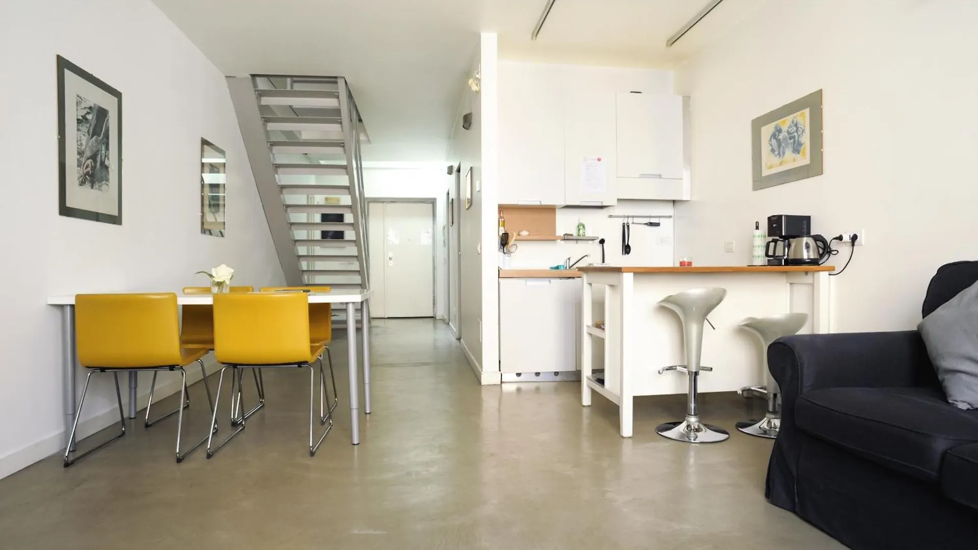 Sant Ambrogio Courtyard Room In Shared Flat Milan Italy